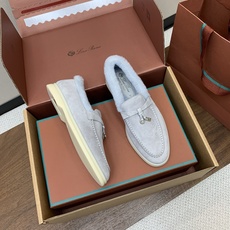 【Loro Piana】顶级版本羊毛里乐福鞋,原版一比一。品牌低调奢华柔软一贯纯色简约的设计风格。皮质柔软舒适度极高 材 【Loro Piana】顶级版本羊毛里乐福鞋,原版一比一。品牌低调奢华柔软一贯纯色简约的设计风格。皮质柔软舒适度极高 材