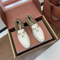 【Loro Piana】顶级版本羊毛里乐福鞋,原版一比一。品牌低调奢华柔软一贯纯色简约的设计风格。皮质柔软舒适度极高 材 【Loro Piana】顶级版本羊毛里乐福鞋,原版一比一。品牌低调奢华柔软一贯纯色简约的设计风格。皮质柔软舒适度极高 材