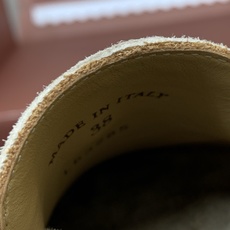 【Loro Piana】顶级版本羊毛里乐福鞋,原版一比一。品牌低调奢华柔软一贯纯色简约的设计风格。皮质柔软舒适度极高 材 【Loro Piana】顶级版本羊毛里乐福鞋,原版一比一。品牌低调奢华柔软一贯纯色简约的设计风格。皮质柔软舒适度极高 材