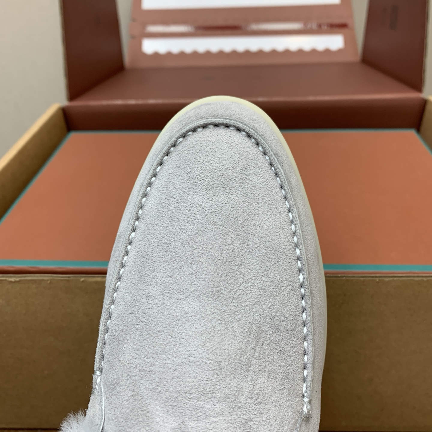 【Loro Piana】情侣款顶级版本高帮毛里乐福鞋,原版一比一。品牌低调奢华柔软一贯纯色简约的设计风格。皮质柔软舒适度 【Loro Piana】情侣款顶级版本高帮毛里乐福鞋,原版一比一。品牌低调奢华柔软一贯纯色简约的设计风格。皮质柔软舒适度