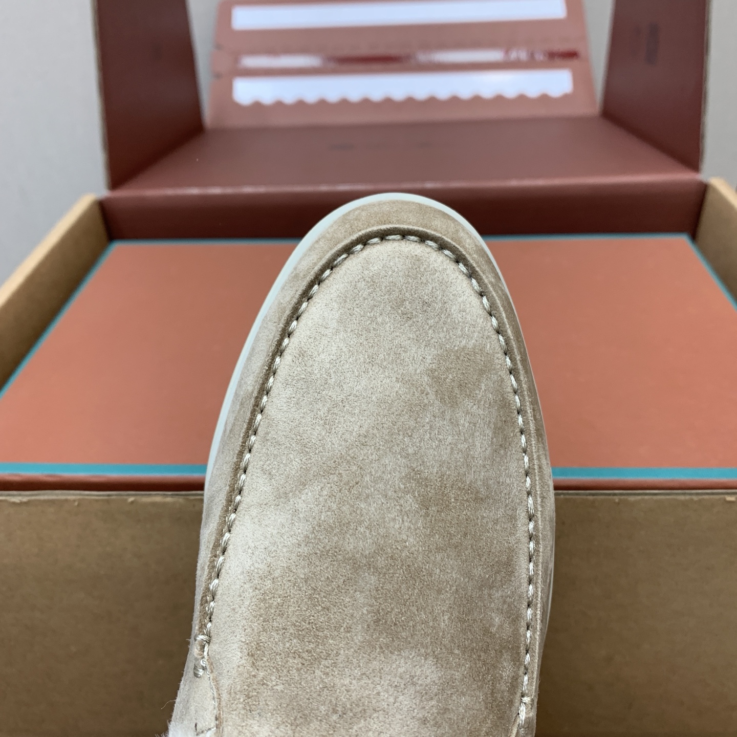 【Loro Piana】情侣款顶级版本高帮毛里乐福鞋,原版一比一。品牌低调奢华柔软一贯纯色简约的设计风格。皮质柔软舒适度 【Loro Piana】情侣款顶级版本高帮毛里乐福鞋,原版一比一。品牌低调奢华柔软一贯纯色简约的设计风格。皮质柔软舒适度