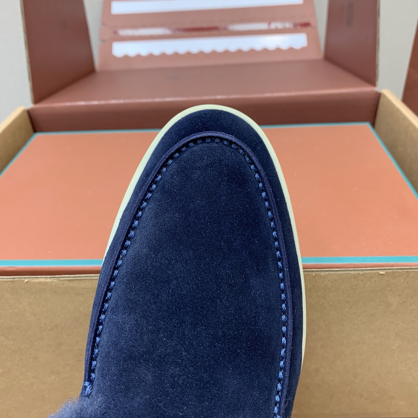 【Loro Piana】情侣款顶级版本高帮毛里乐福鞋,原版一比一。品牌低调奢华柔软一贯纯色简约的设计风格。皮质柔软舒适度 【Loro Piana】情侣款顶级版本高帮毛里乐福鞋,原版一比一。品牌低调奢华柔软一贯纯色简约的设计风格。皮质柔软舒适度