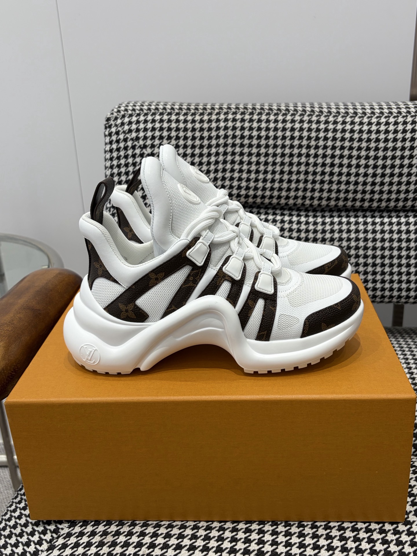 LV Style Leather Men's Shoes style reference detail image 2 from source 780868