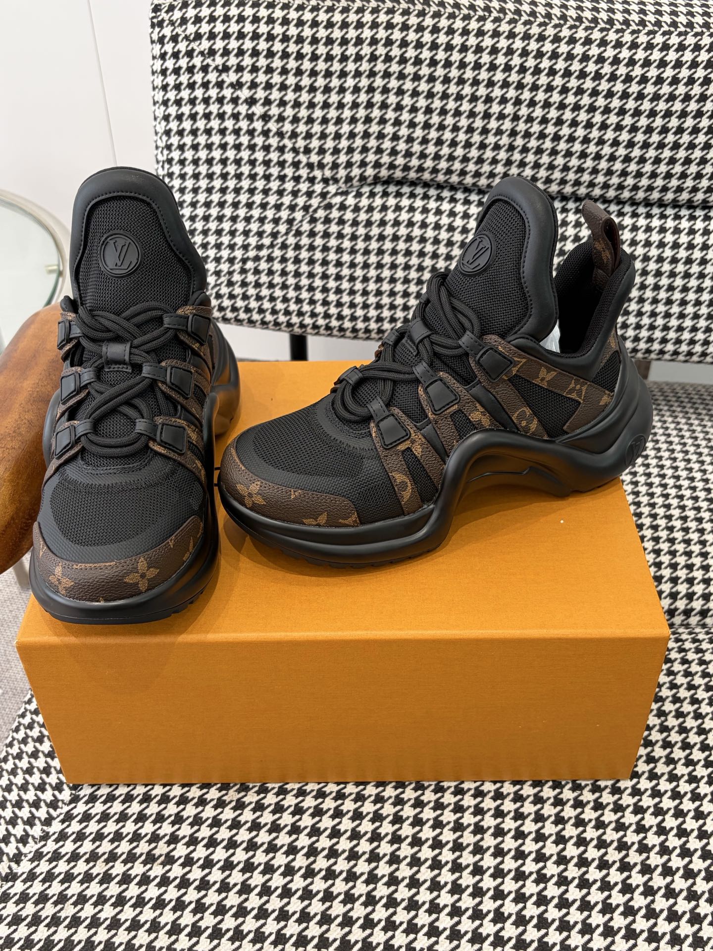 LV Style Leather Men's Shoes style reference detail image 4 from source 780869