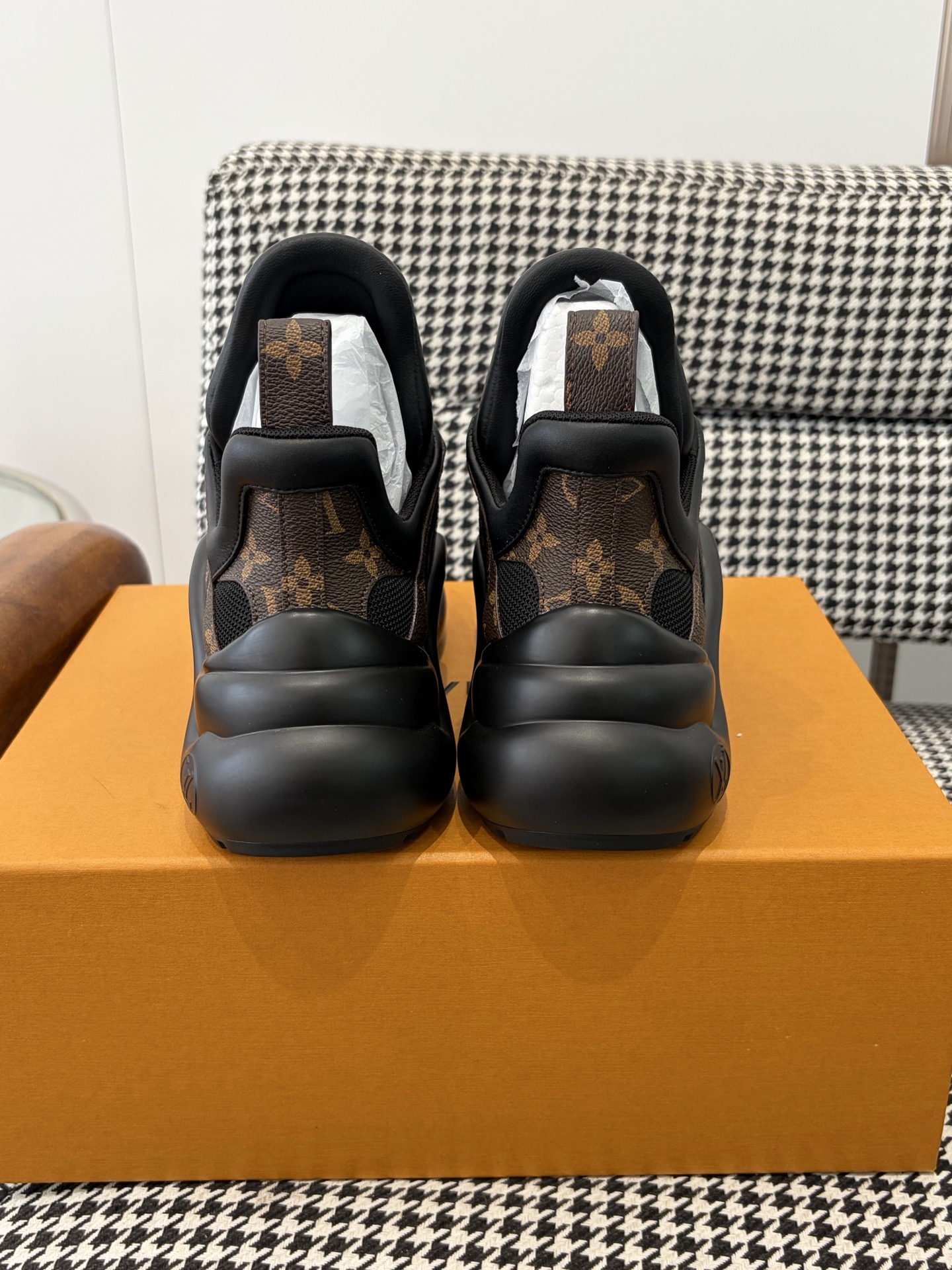 LV Style Leather Men's Shoes style reference detail image 6 from source 780869