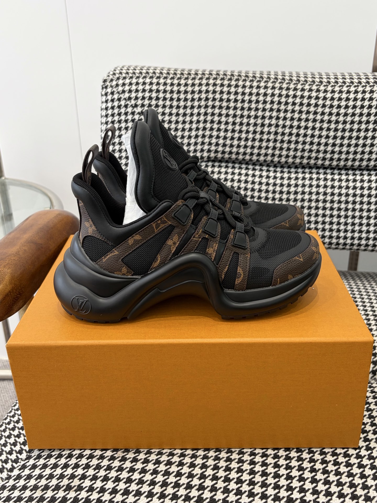 LV Style Leather Men's Shoes style reference detail image 2 from source 780869
