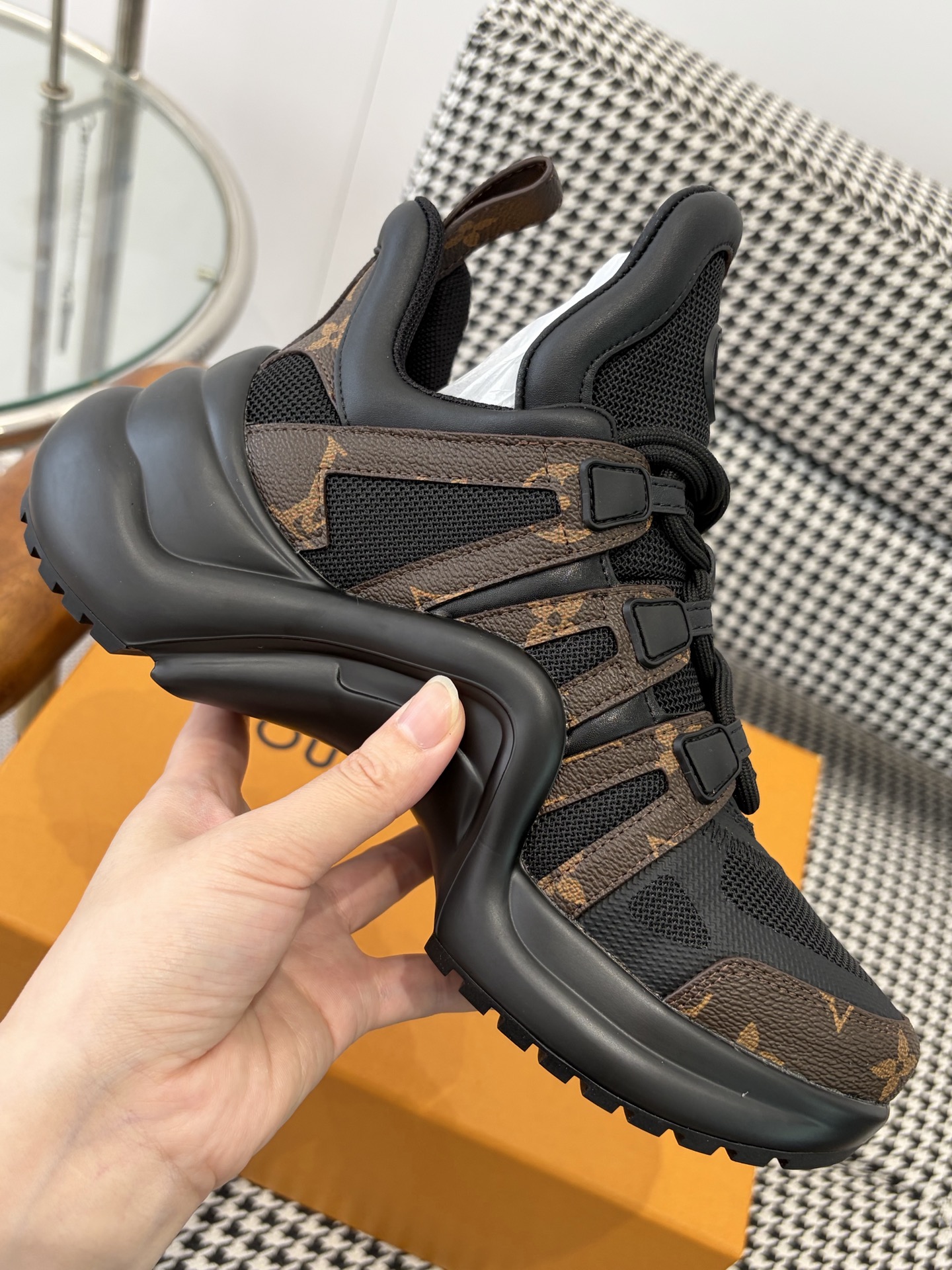 LV Style Leather Men's Shoes style reference detail image 7 from source 780869