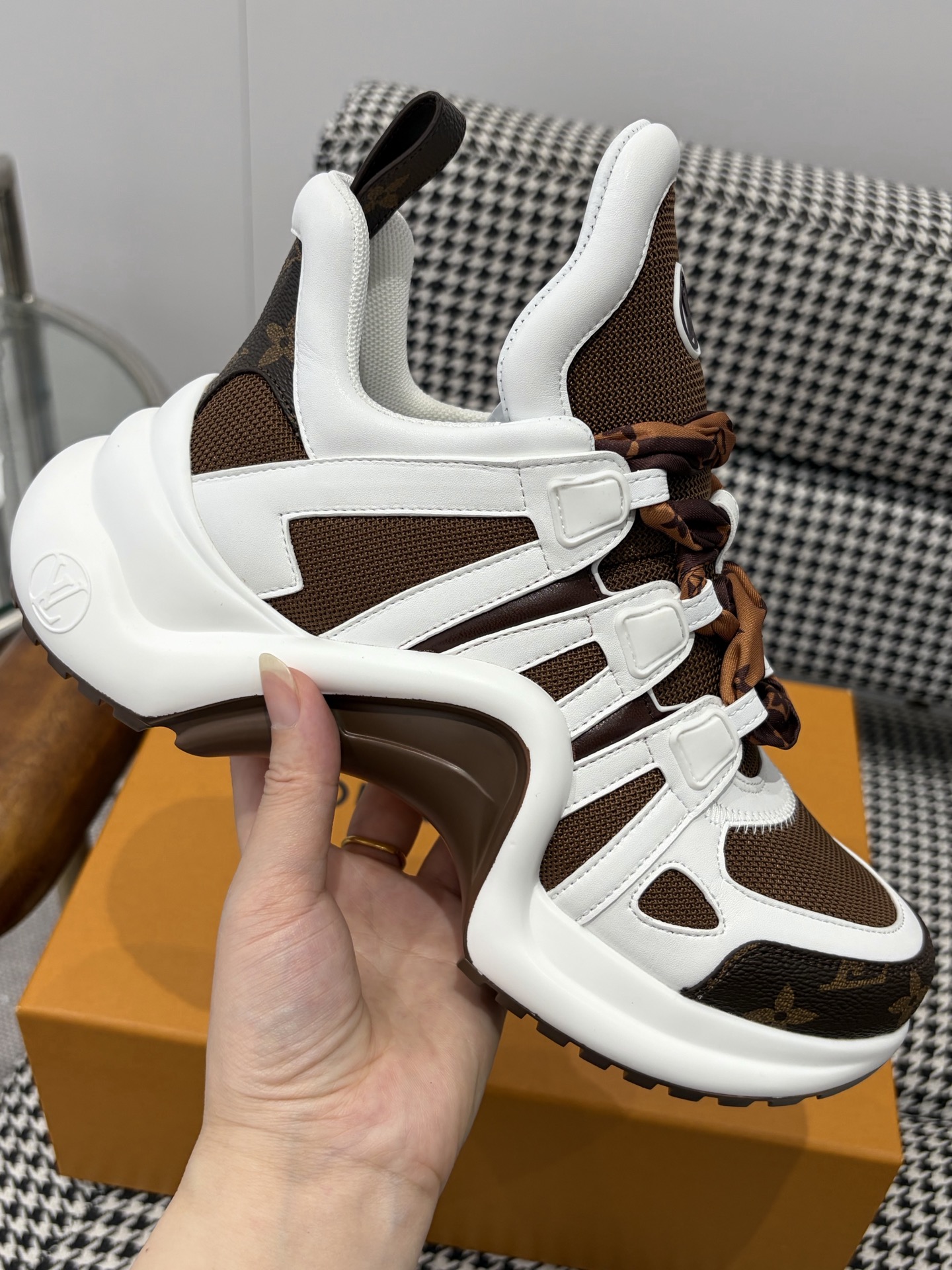 LV Style Leather Men's Shoes style reference detail image 7 from source 780870