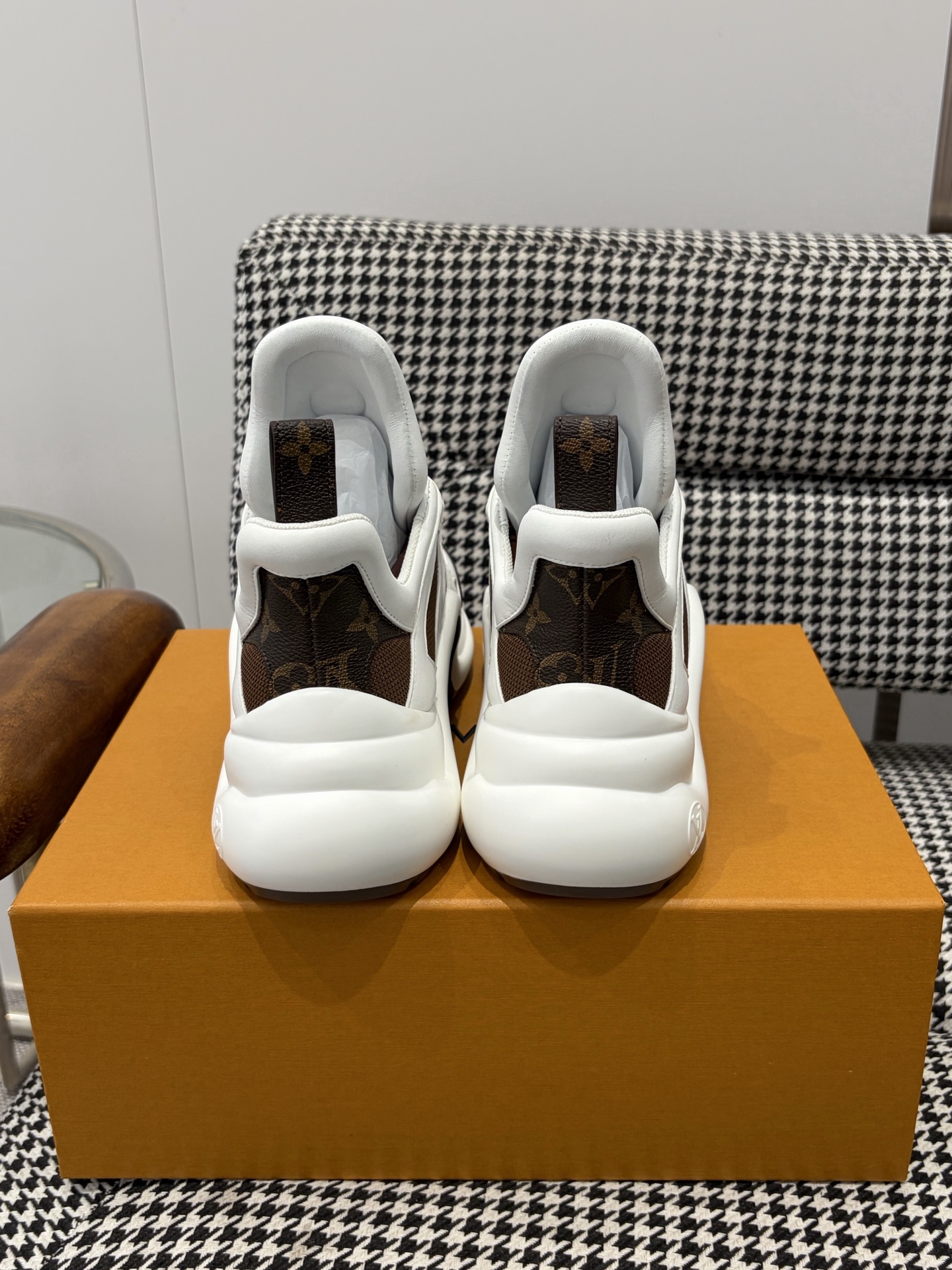 LV Style Leather Men's Shoes style reference detail image 6 from source 780870