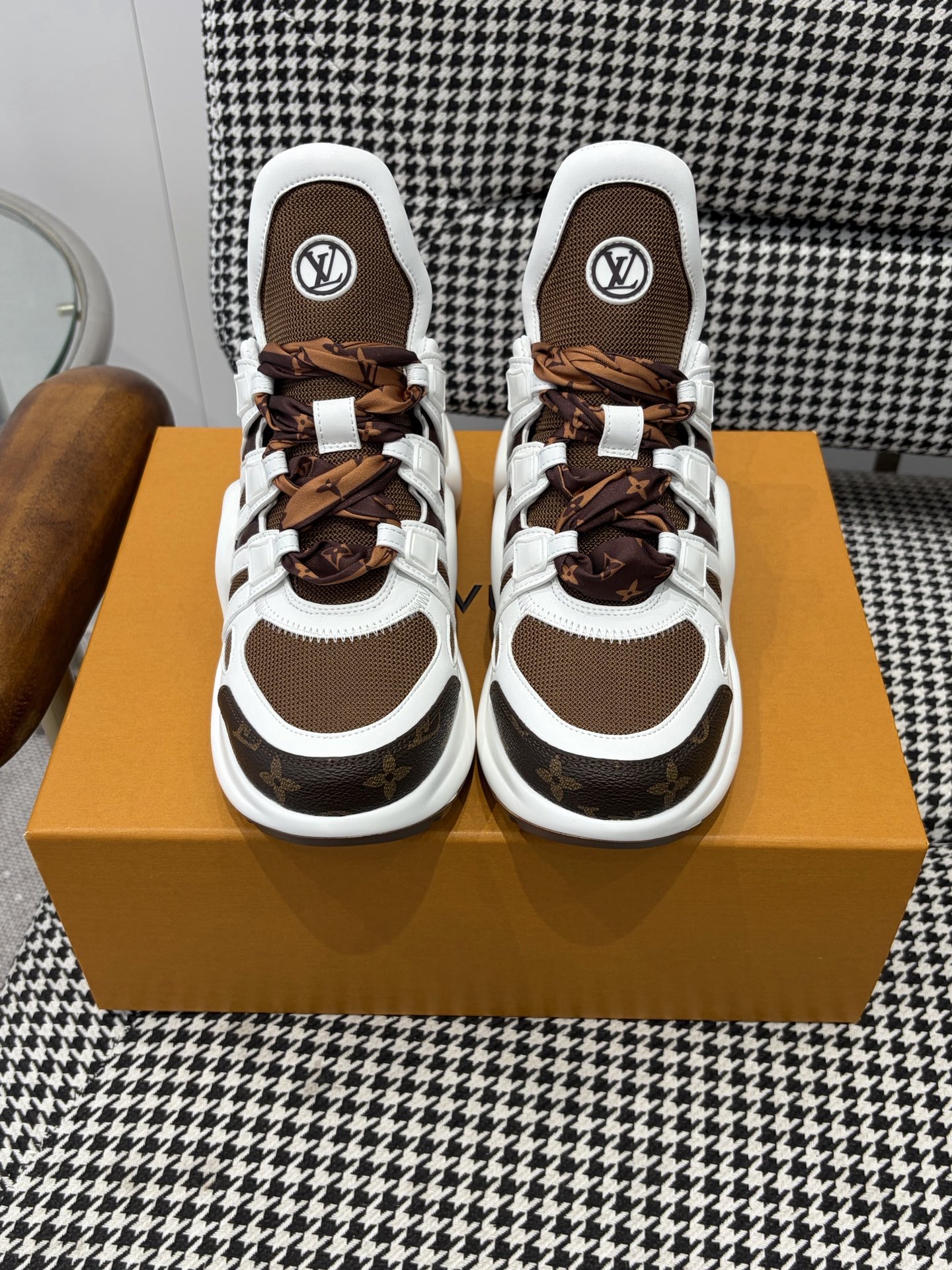 LV Style Leather Men's Shoes style reference detail image 1 from source 780870
