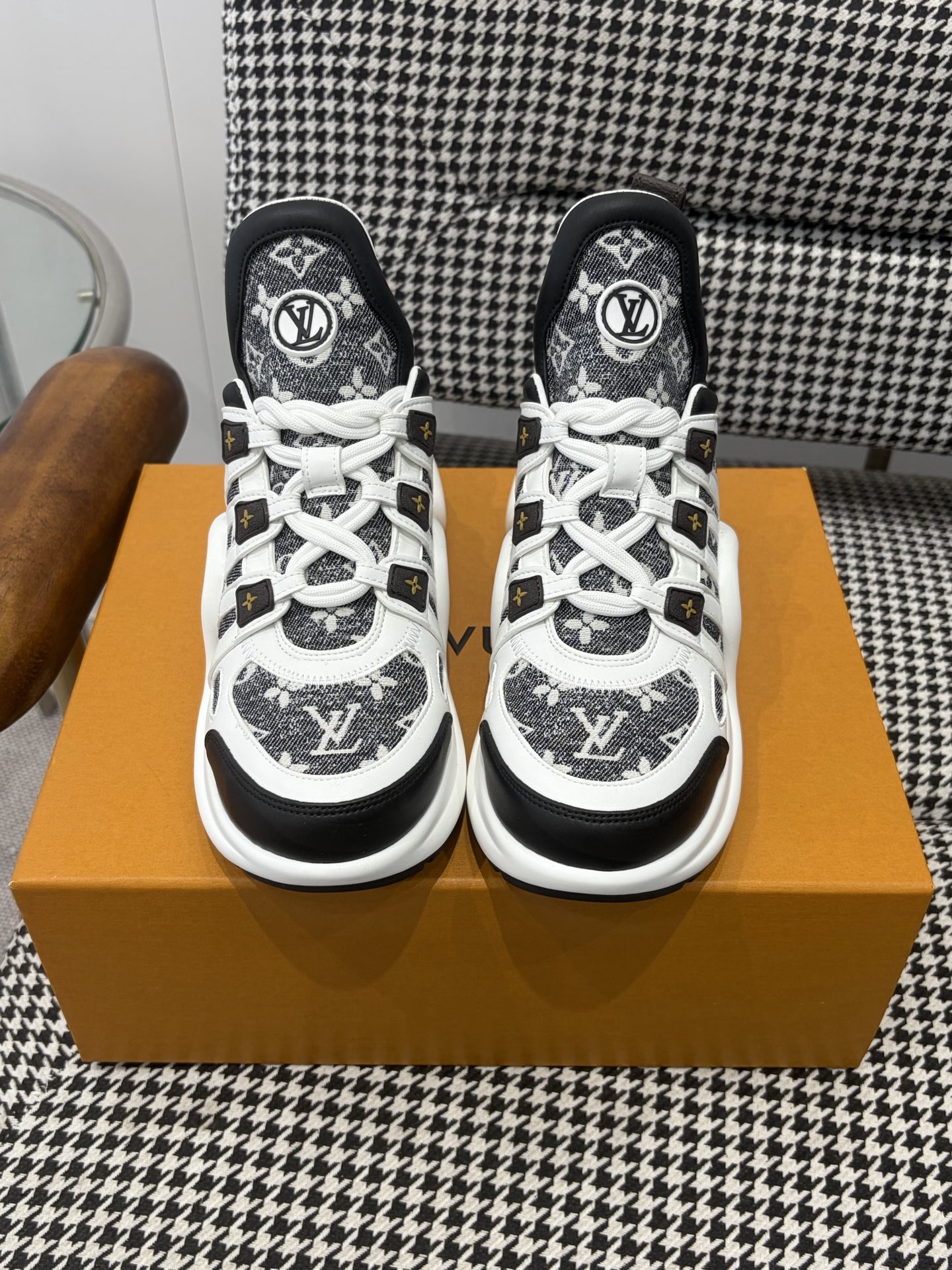 LV Style Pink Leather Men's Shoes Lookbook Reference image 1