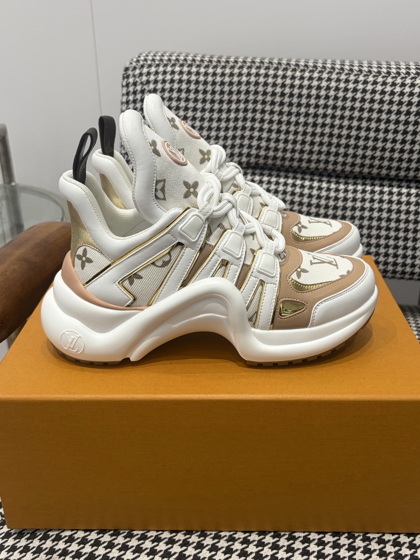 LV Style Pink Leather Men's Shoes Lookbook Reference image 2