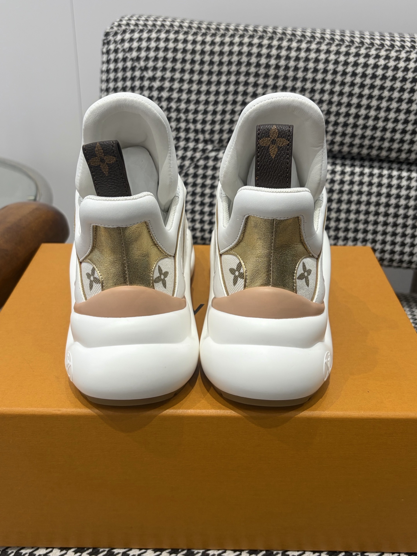 LV Style Pink Leather Men's Shoes style reference detail image 6 from source 780858