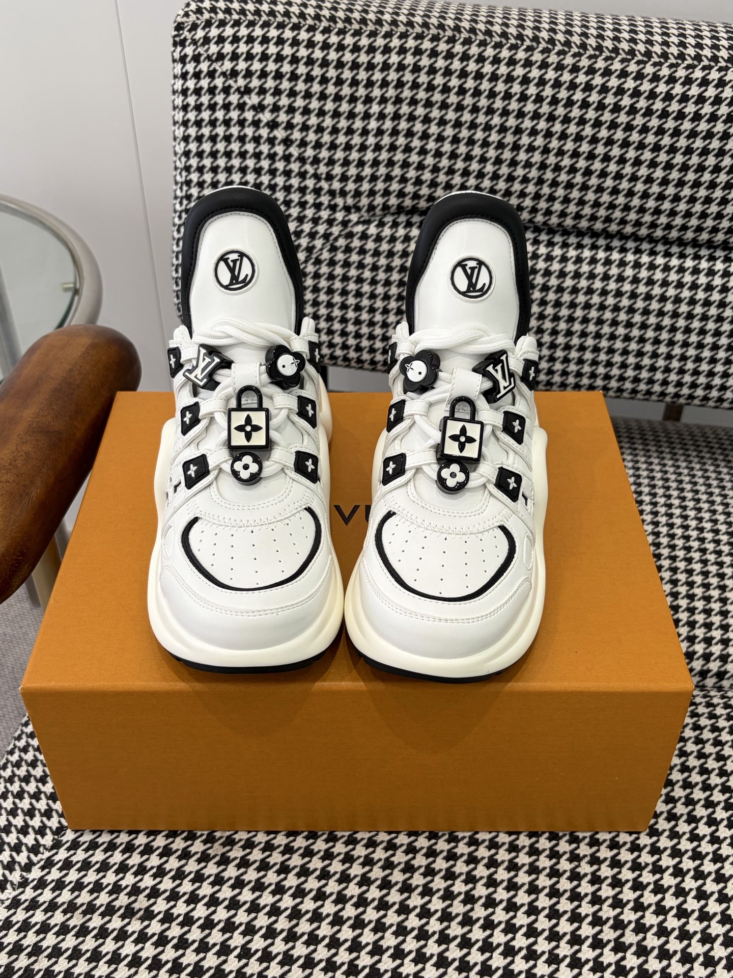 LV Style Pink Leather Men's Shoes Lookbook Reference image 1