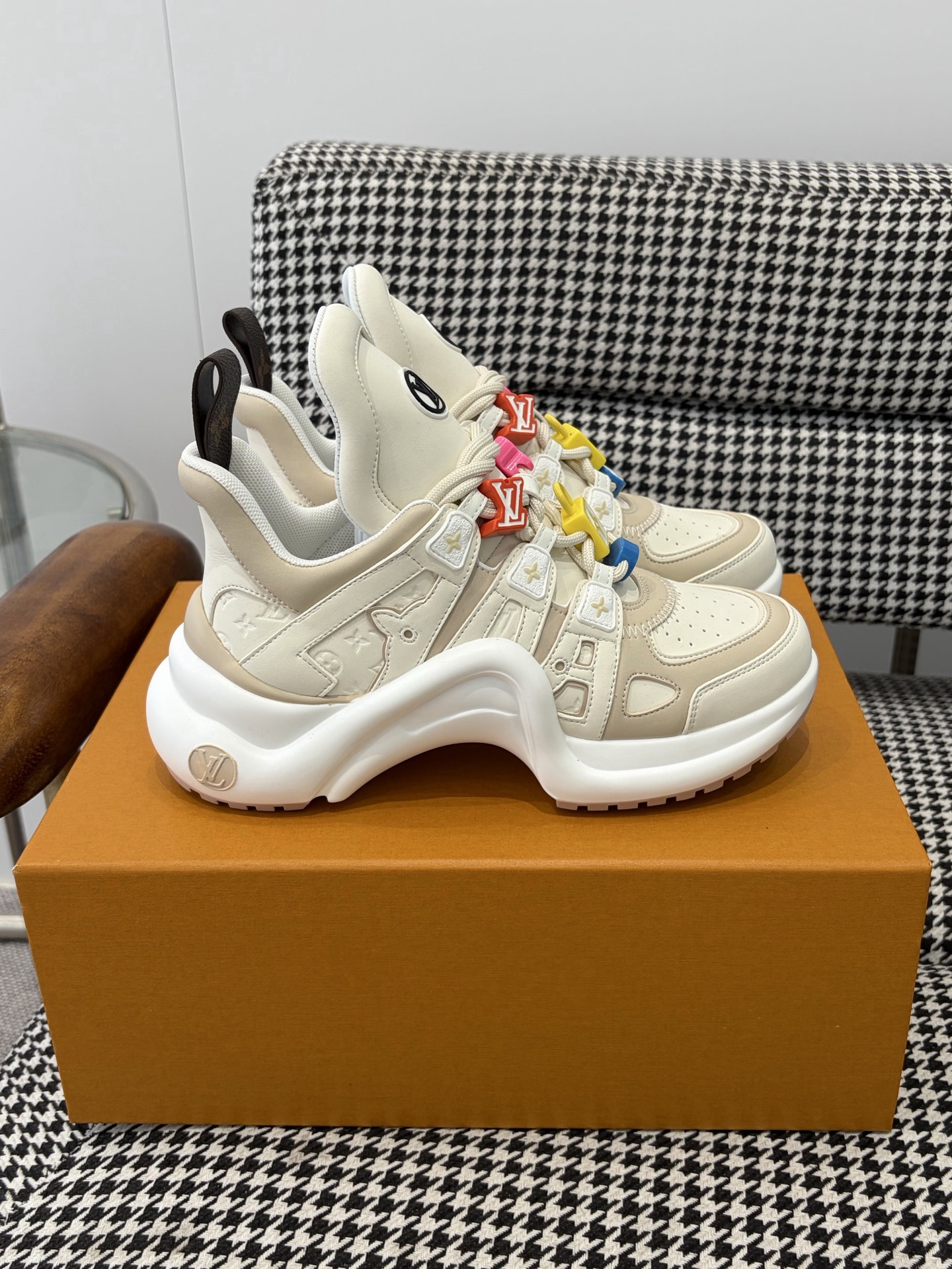 LV Style Pink Leather Men's Shoes Lookbook Reference image 2
