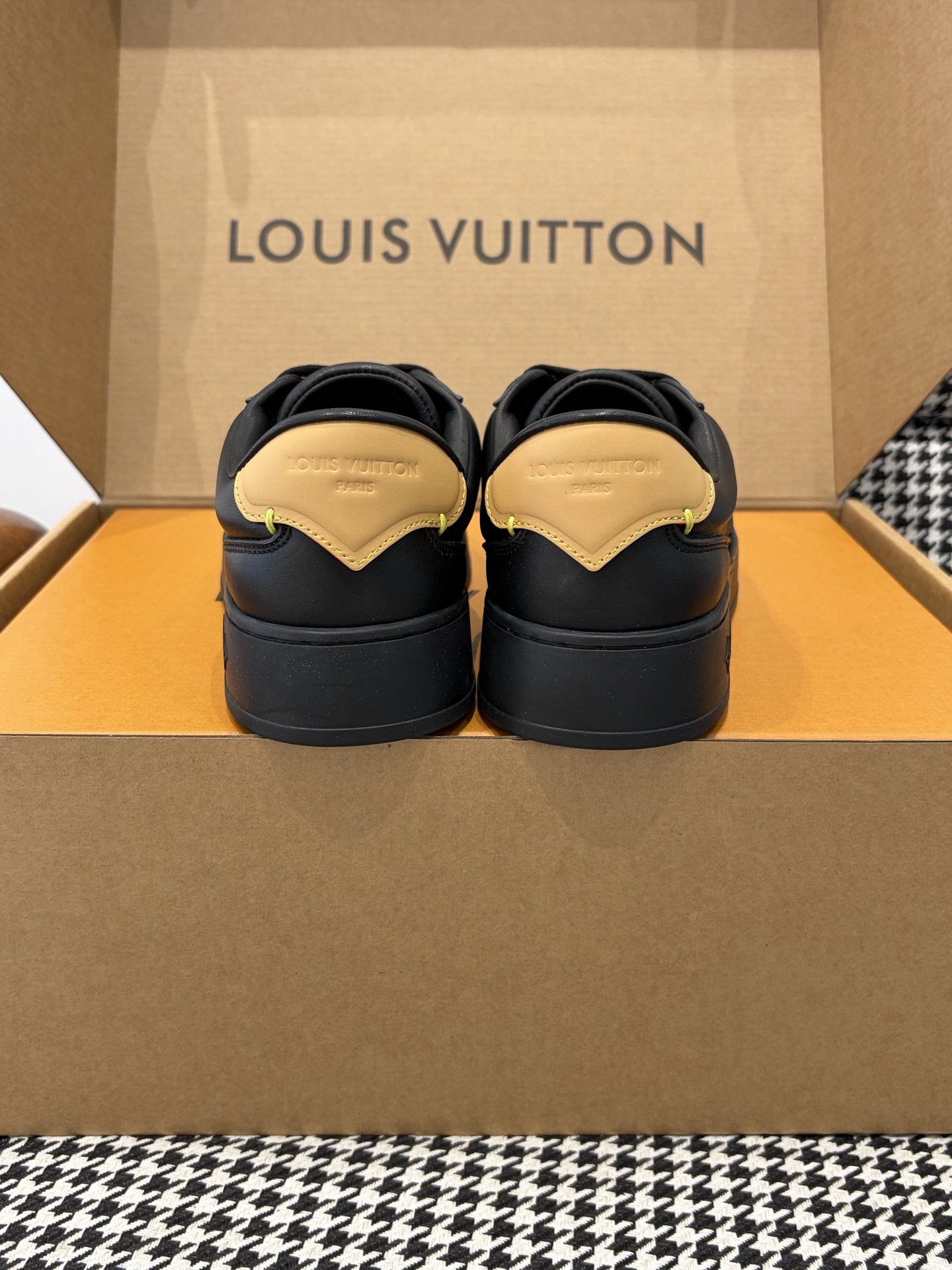 LV Style Leather Men's Shoes style reference detail image 6 from source 780830