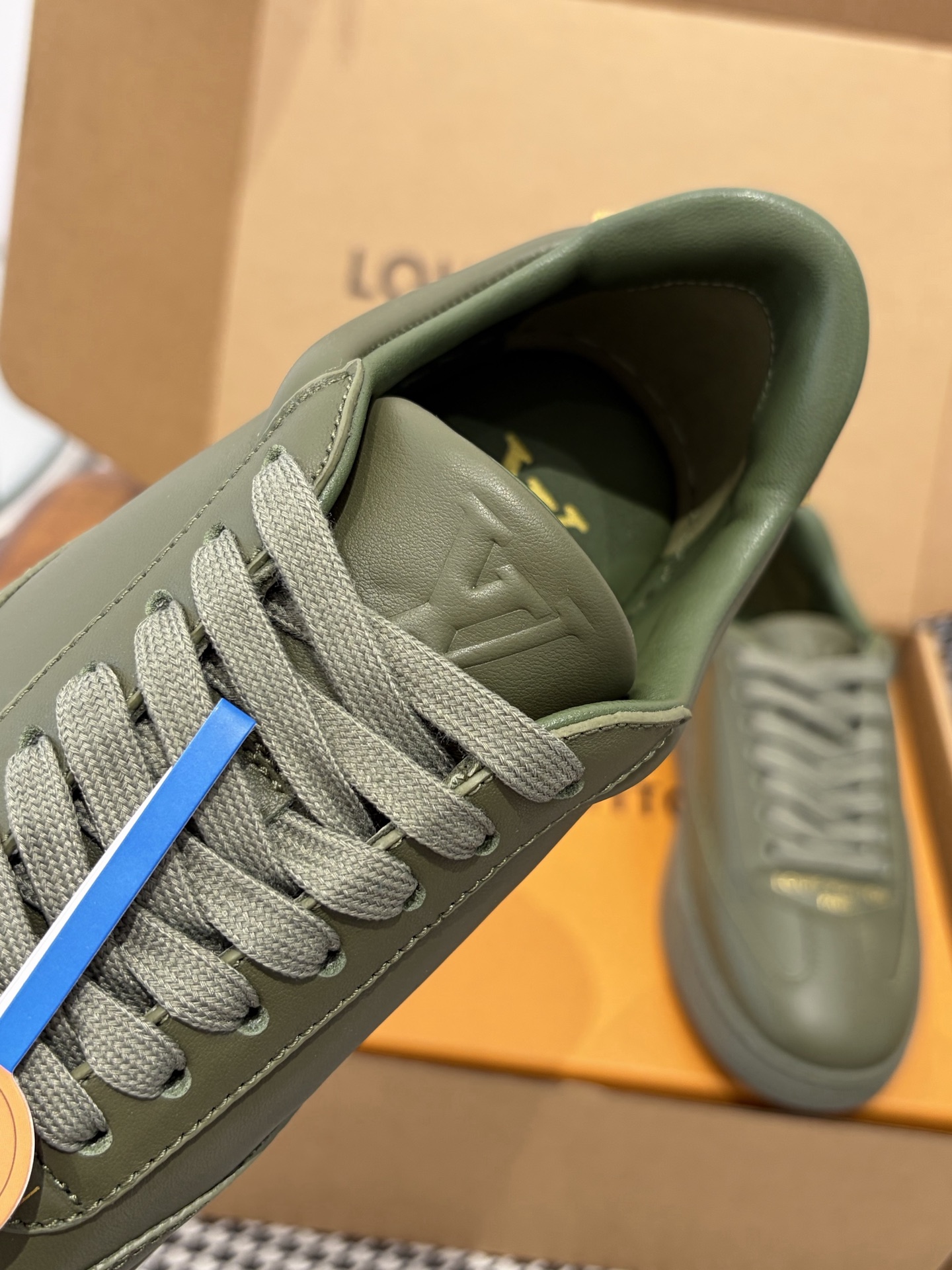 LV Style Leather Men's Shoes style reference detail image 7 from source 780831