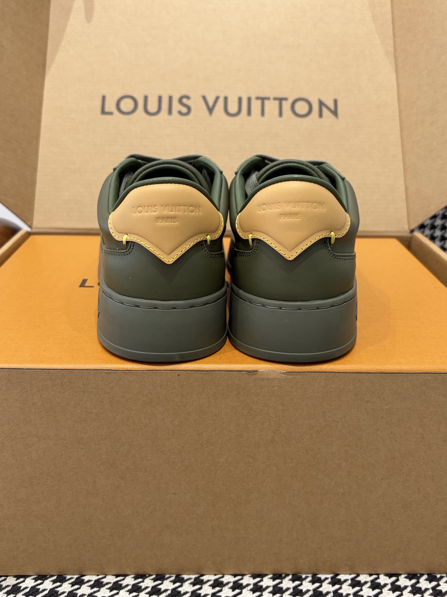 LV Style Leather Men's Shoes style reference detail image 6 from source 780831