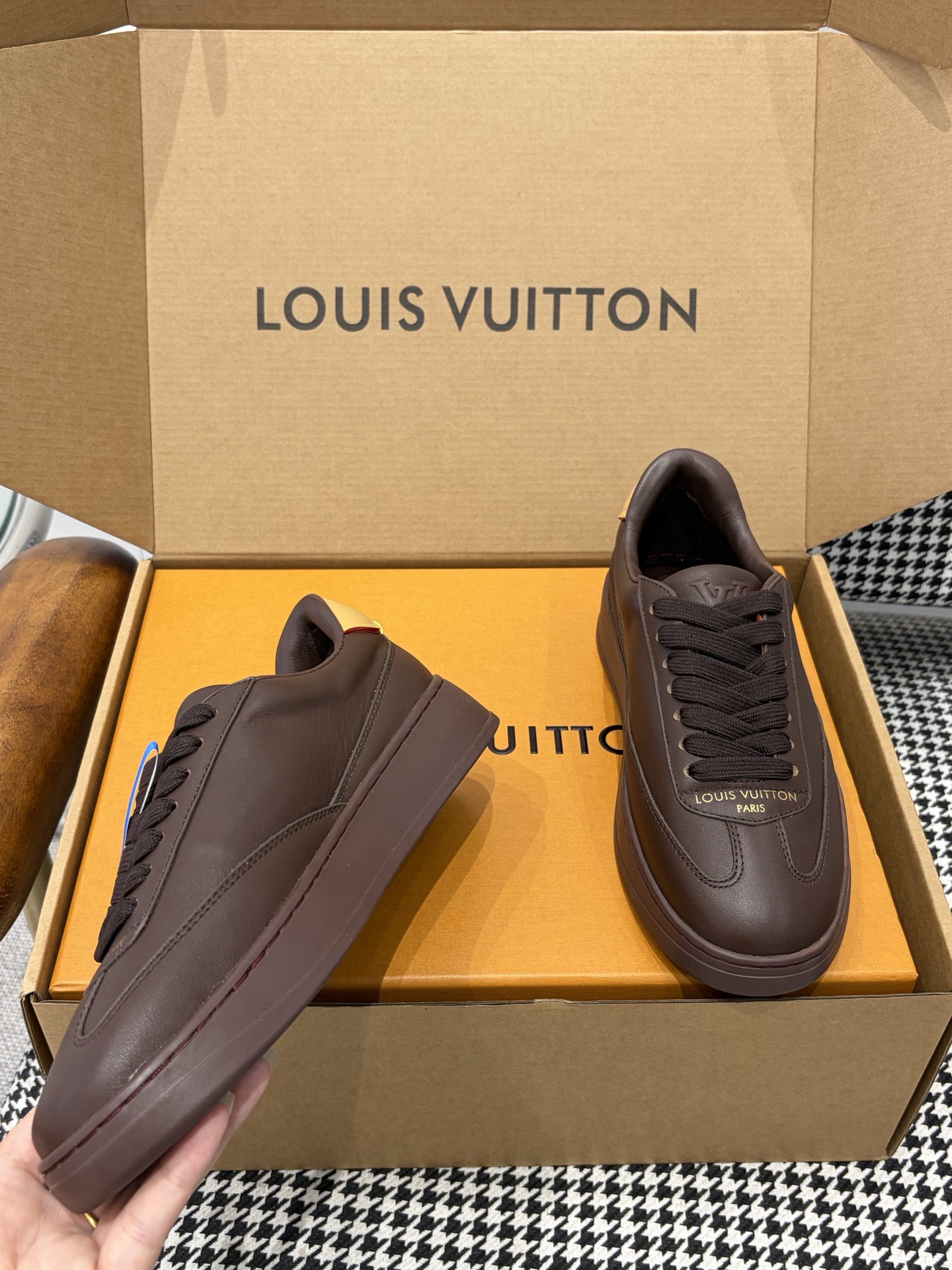 LV Style Leather Men's Shoes style reference detail image 3 from source 780832