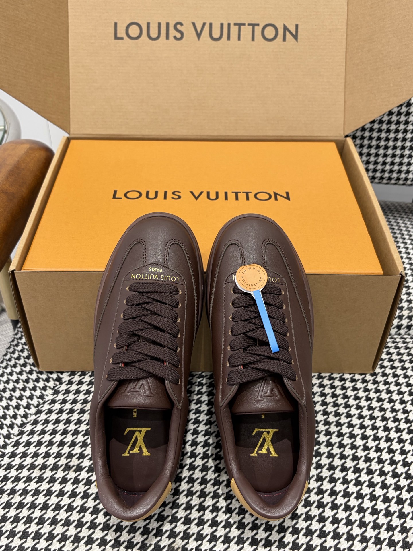 LV Style Leather Men's Shoes style reference detail image 8 from source 780832