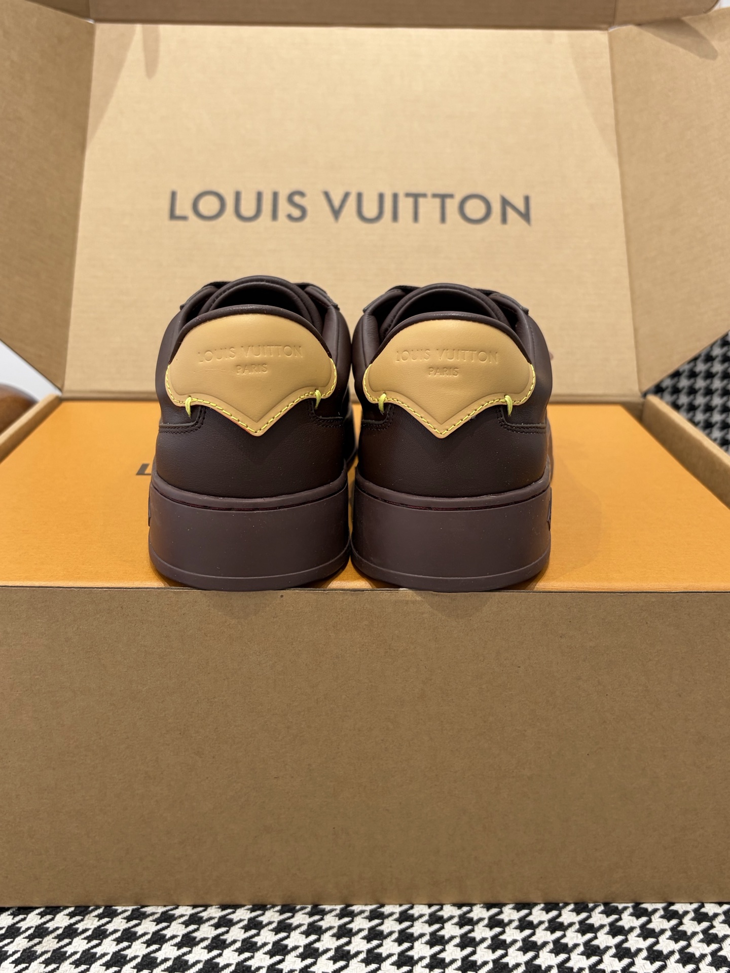 LV Style Leather Men's Shoes style reference detail image 6 from source 780832