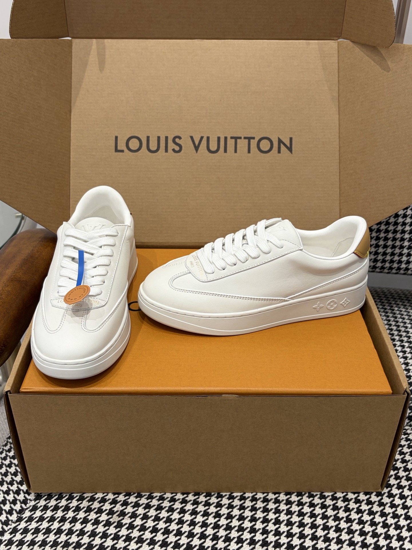 LV Style Leather Men's Shoes style reference detail image 4 from source 780833