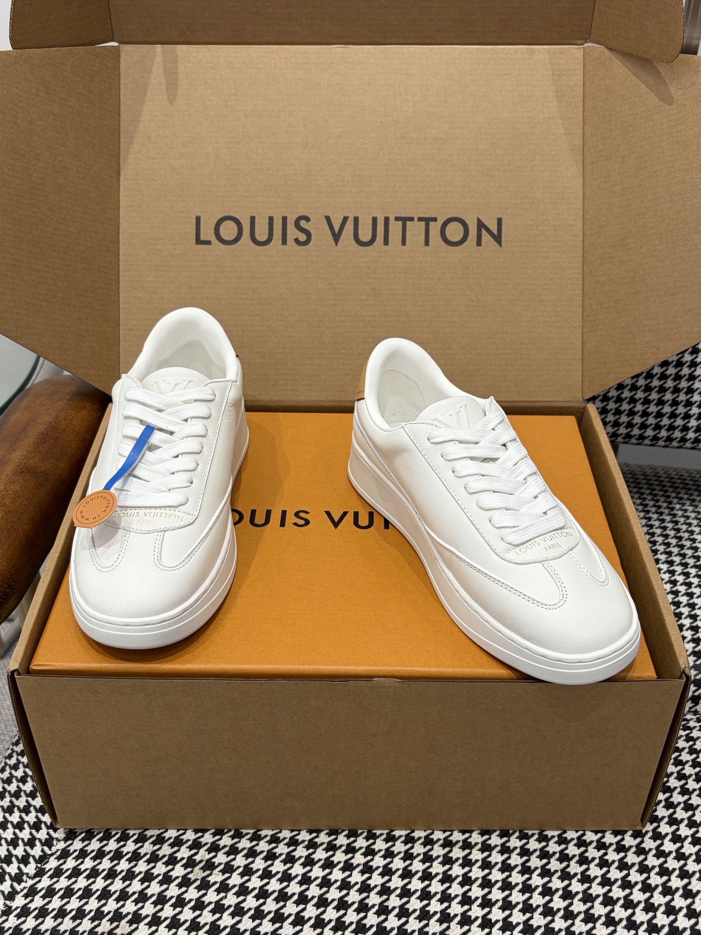 LV Style Leather Men's Shoes style reference detail image 5 from source 780833