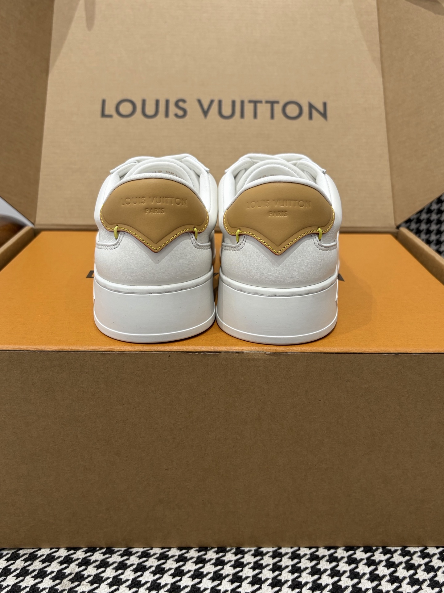 LV Style Leather Men's Shoes style reference detail image 6 from source 780833