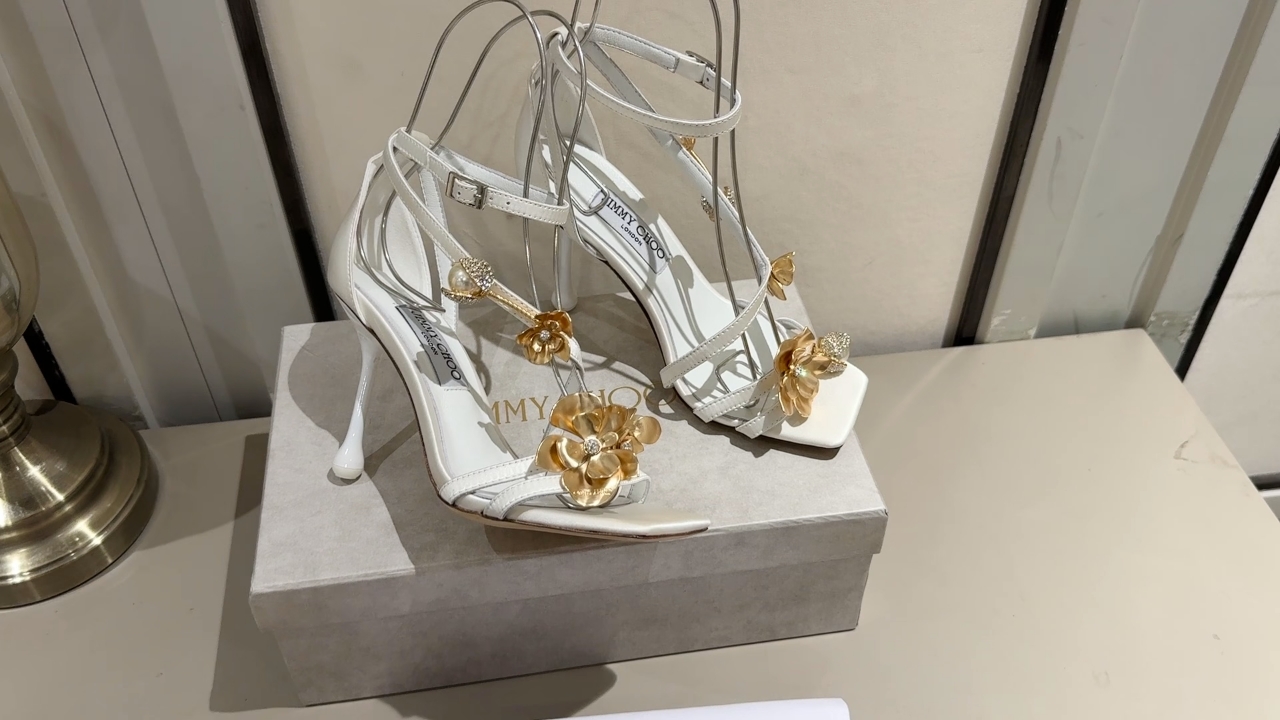 ¡Serie de orquídeas de oro blanco Jimmychoo! ¡Tiro real!