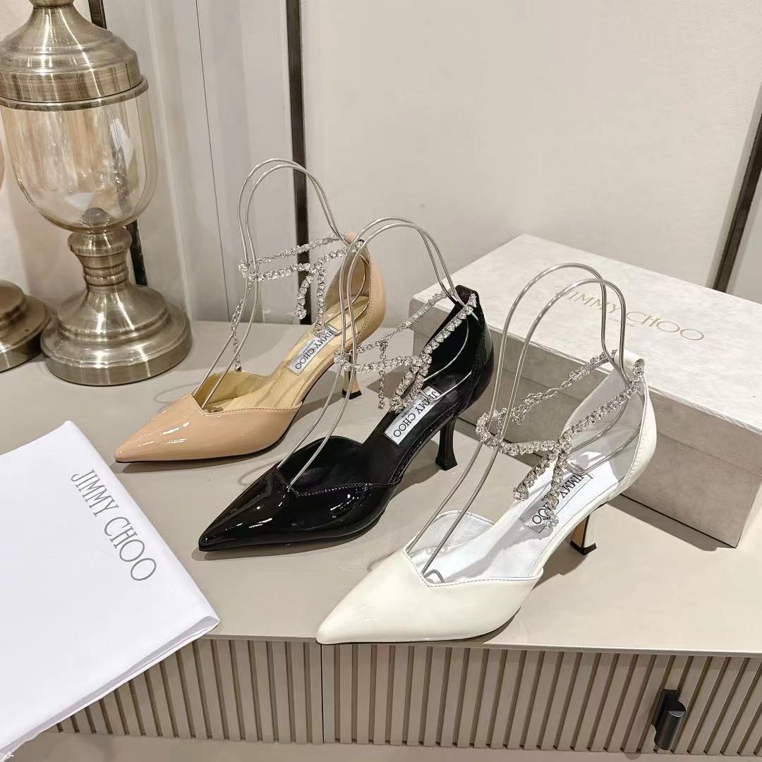 ¡Imagen comparativa entre el sitio web oficial de Jimmychoo y productos a gran escala!