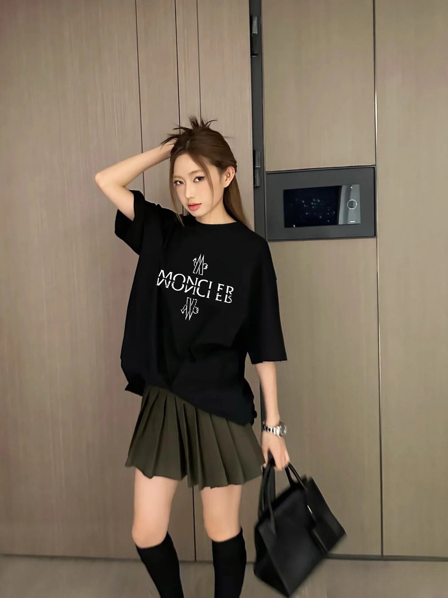 몽클레어 반사 로고 여성 반팔 티셔츠 52271 이미지 2