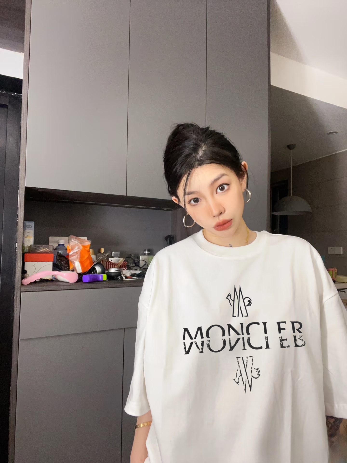 몽클레어 반사 로고 여성 반팔 티셔츠 52271 이미지 3