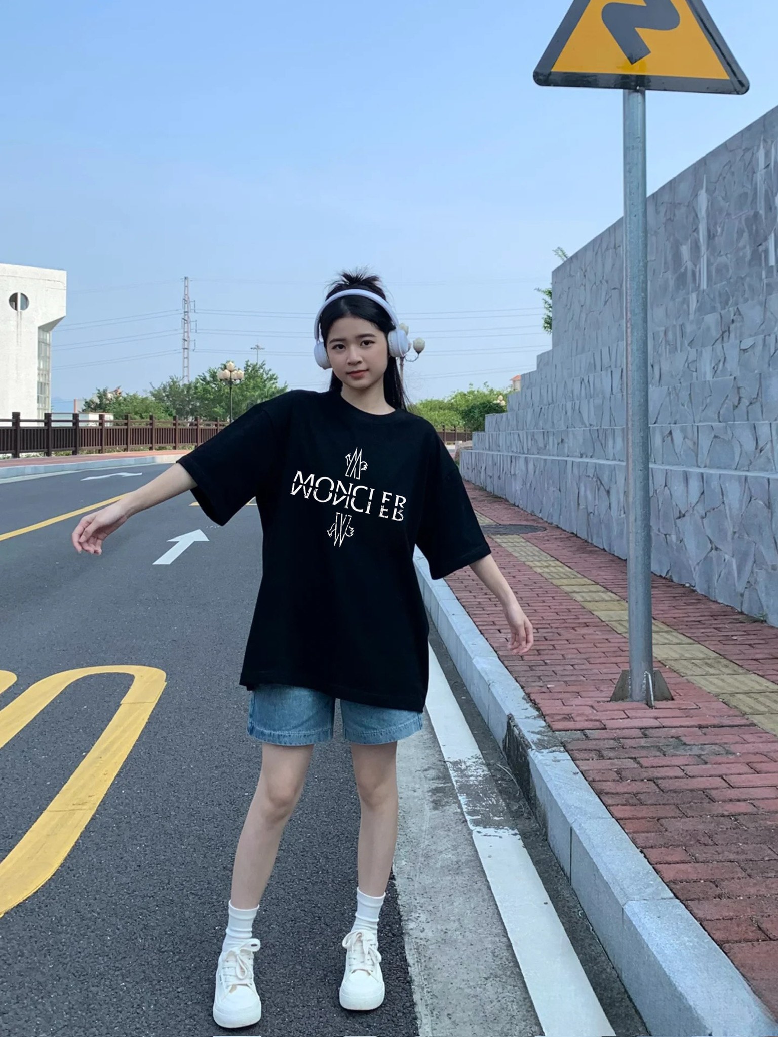 몽클레어 반사 로고 여성 반팔 티셔츠 52271 이미지 6