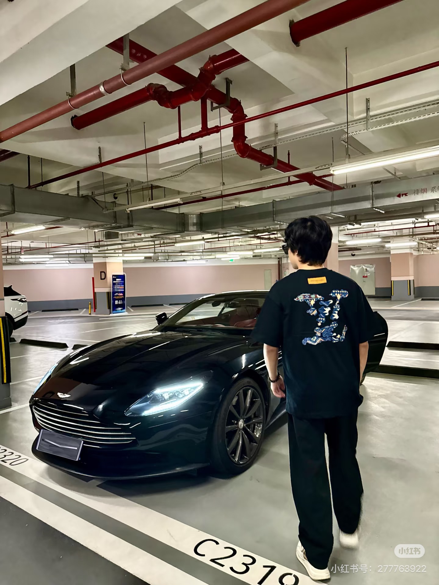 LouisVuitton/路易威登 早春新款贴布刺绣