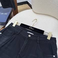 🔥蒙口 MONCLER🔥春夏修身直筒牛仔裤!重工酵磨水洗工艺,莱赛尔锁色牛仔面料,带弹力上身非常舒适,穿 🔥蒙口 MONCLER🔥春夏修身直筒牛仔裤!重工酵磨水洗工艺,莱赛尔锁色牛仔面料,带弹力上身非常舒适,穿