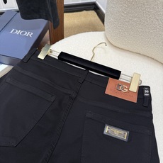 🔥DG 杜嘉班納🔥春夏修身直筒牛仔裤!重工酵磨水洗工艺,莱赛尔锁色牛仔面料,带弹力上身非常舒适,穿出去非 🔥DG 杜嘉班納🔥春夏修身直筒牛仔裤!重工酵磨水洗工艺,莱赛尔锁色牛仔面料,带弹力上身非常舒适,穿出去非