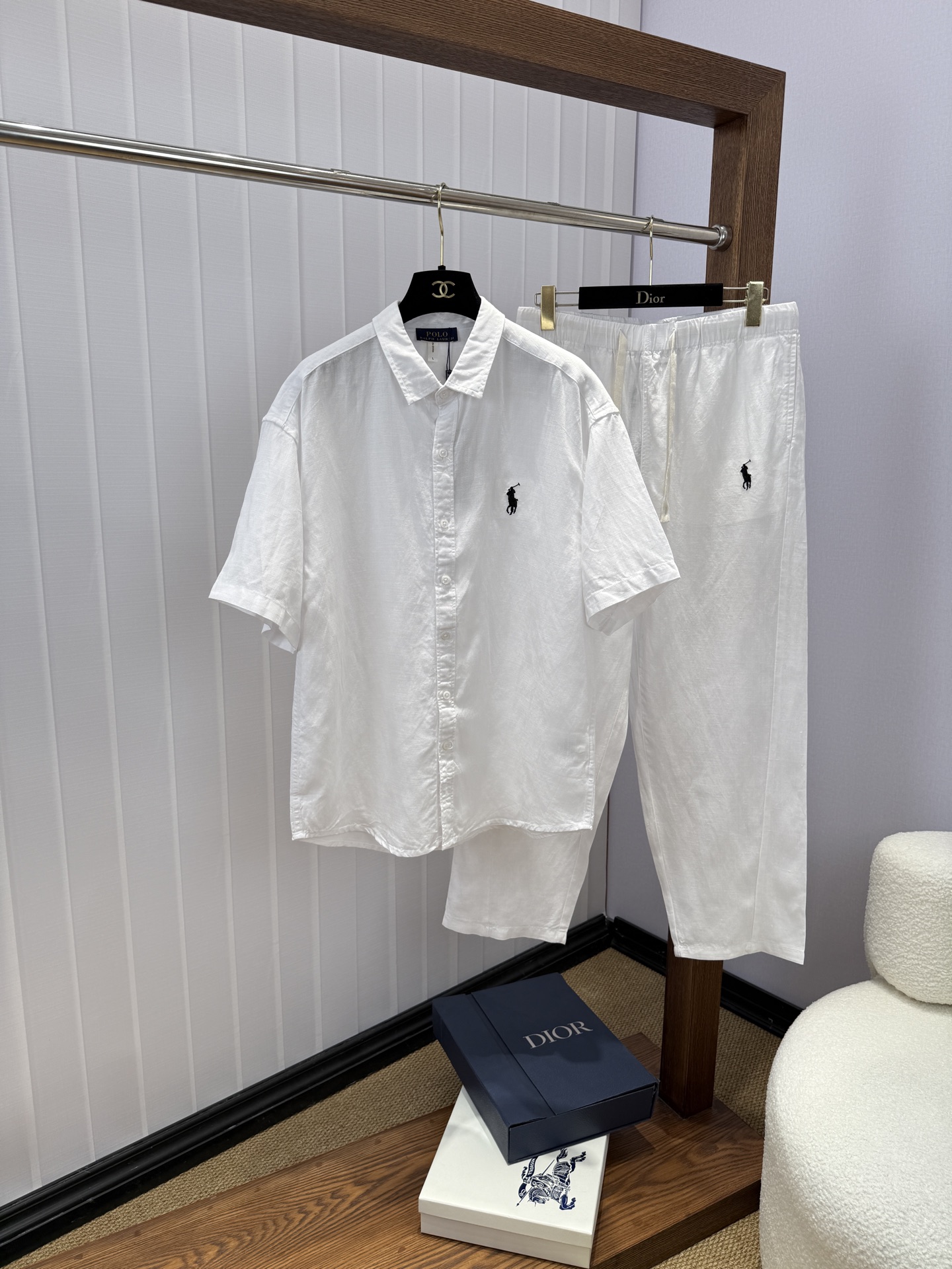 NO:950021,/Set (not sold separately) Polo Ralph Lauren, 2026 spring and summer new cotton and linen breathable suit, Jindian's exclusive three-dimensional embroidered logo positioning, Tencel linen fabric, comfortable upper body, breathable, old money style, casual, low-key, luxurious, high-end and slightly lazy!  !  !  3 colors are recommended: black, white and raw linen. Size: M-3XL, loro piana,19860909/套（不拆卖）保罗 Polo Ralph Lauren拉夫劳伦、2026春夏新款 棉麻透气套装,金典独家立体刺绣logo定位 ,天丝亚麻面料,上身舒适,透气,集老钱风,休闲低调奢华高档又略带慵懒风于一身！！！ 3色推荐黑色 白色 原麻 码数:M-3XL,,loro piana,,Men's clothing