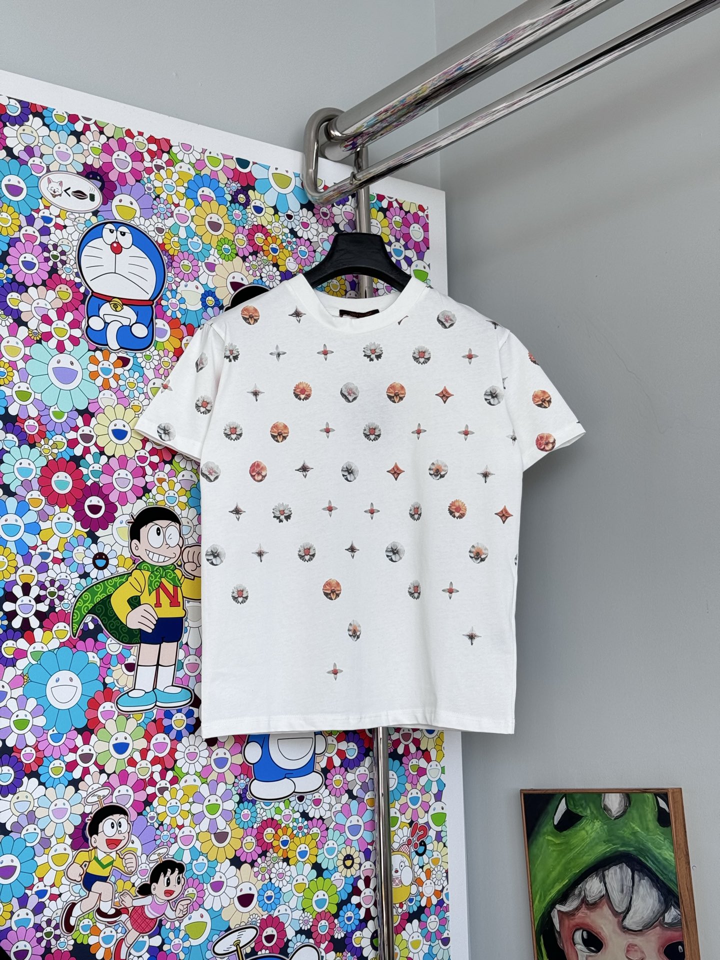 NO:845716,LV daisy all over printed short sleeves｜250g combed cotton·,,louis vuitton,T-shirt,19860909LV 雏菊满印短袖｜250g精梳棉·,,louis vuitton,T-shirt,,Men's clothing