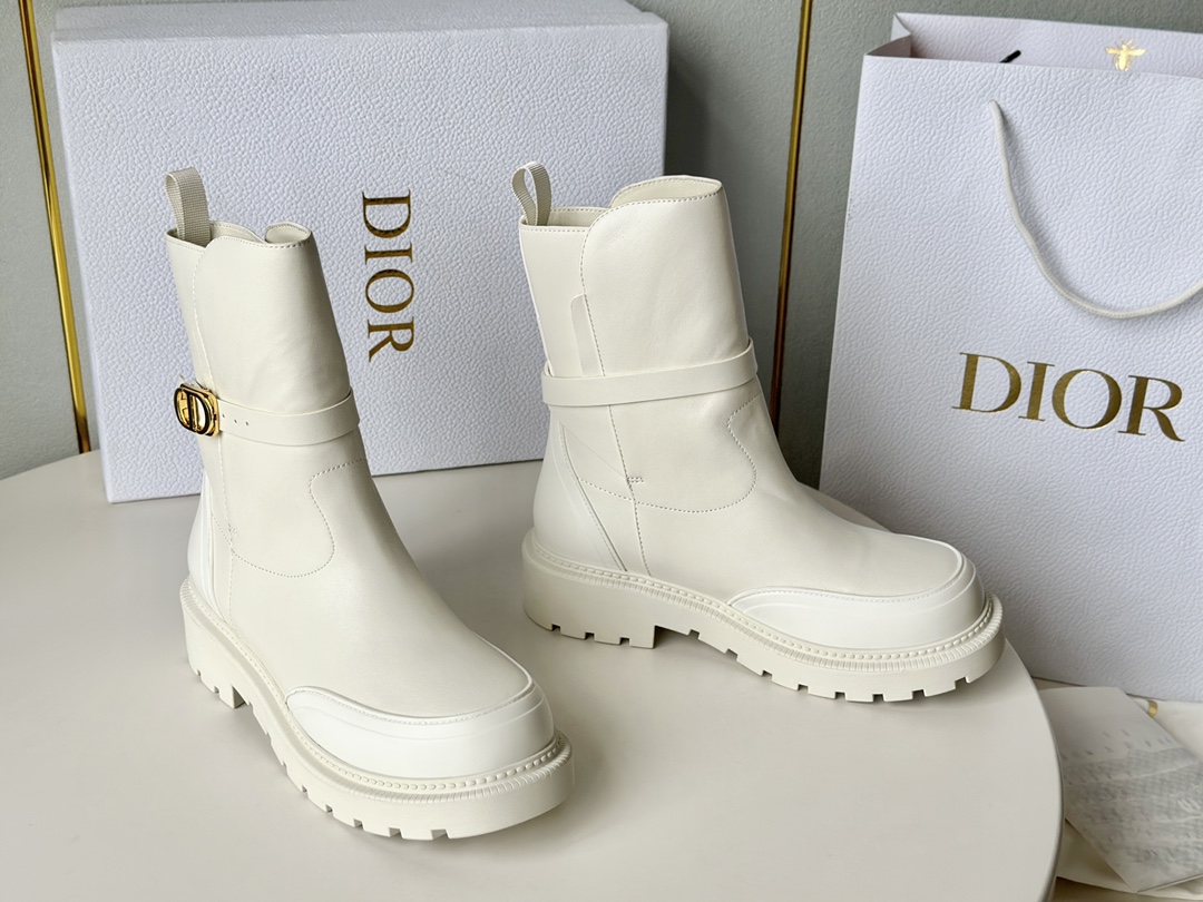 Dior迪奥23年早春新款CD扣厚底短靴正码:35-41