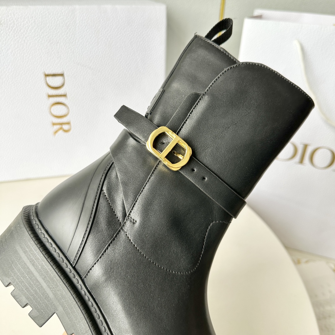 Dior迪奥23年早春新款CD扣厚底短靴正码:35-41