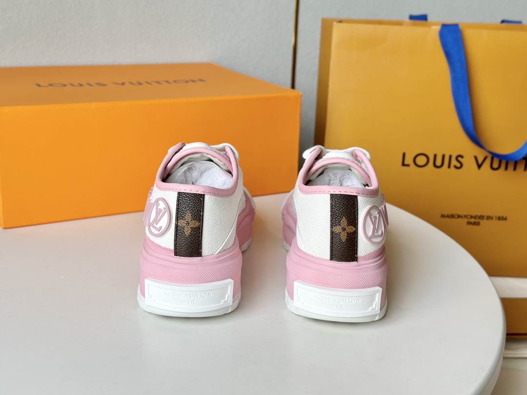 Lv驴家夏季新品Squadsneaker系列帆布休闲鞋正码:35-39️订做40