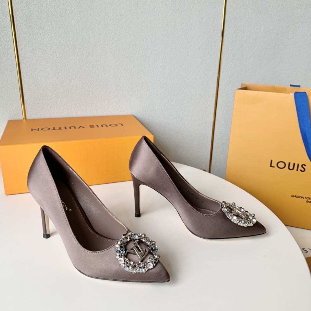 LOUIS VUITTON Escarpins Élégance Minimaliste - Version Premium