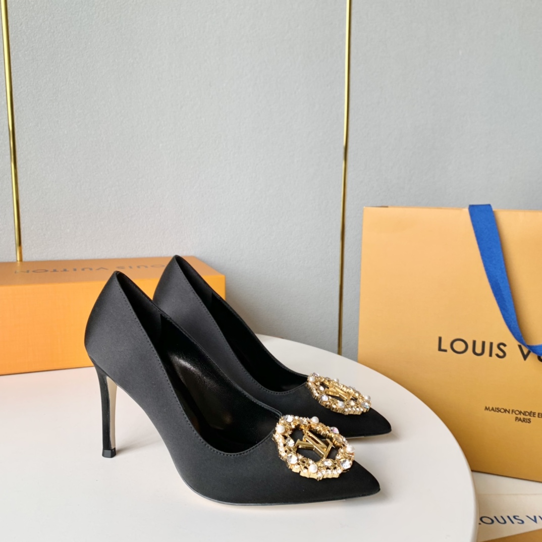 LOUIS VUITTON Escarpins Élégance Minimaliste - Version Premium
