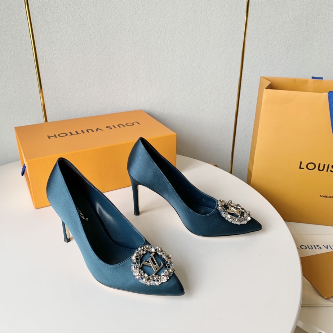LOUIS VUITTON Escarpins Élégance Minimaliste - Version Premium
