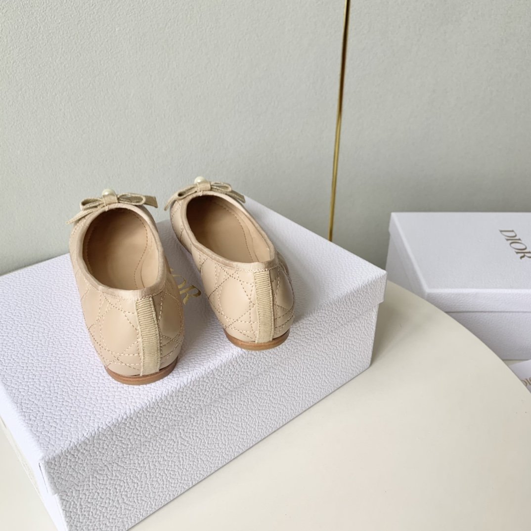 Dior迪奥2024年新款CD珍珠蝴蝶结平底单鞋芭蕾舞女鞋正码:35-39️订做34.40.41