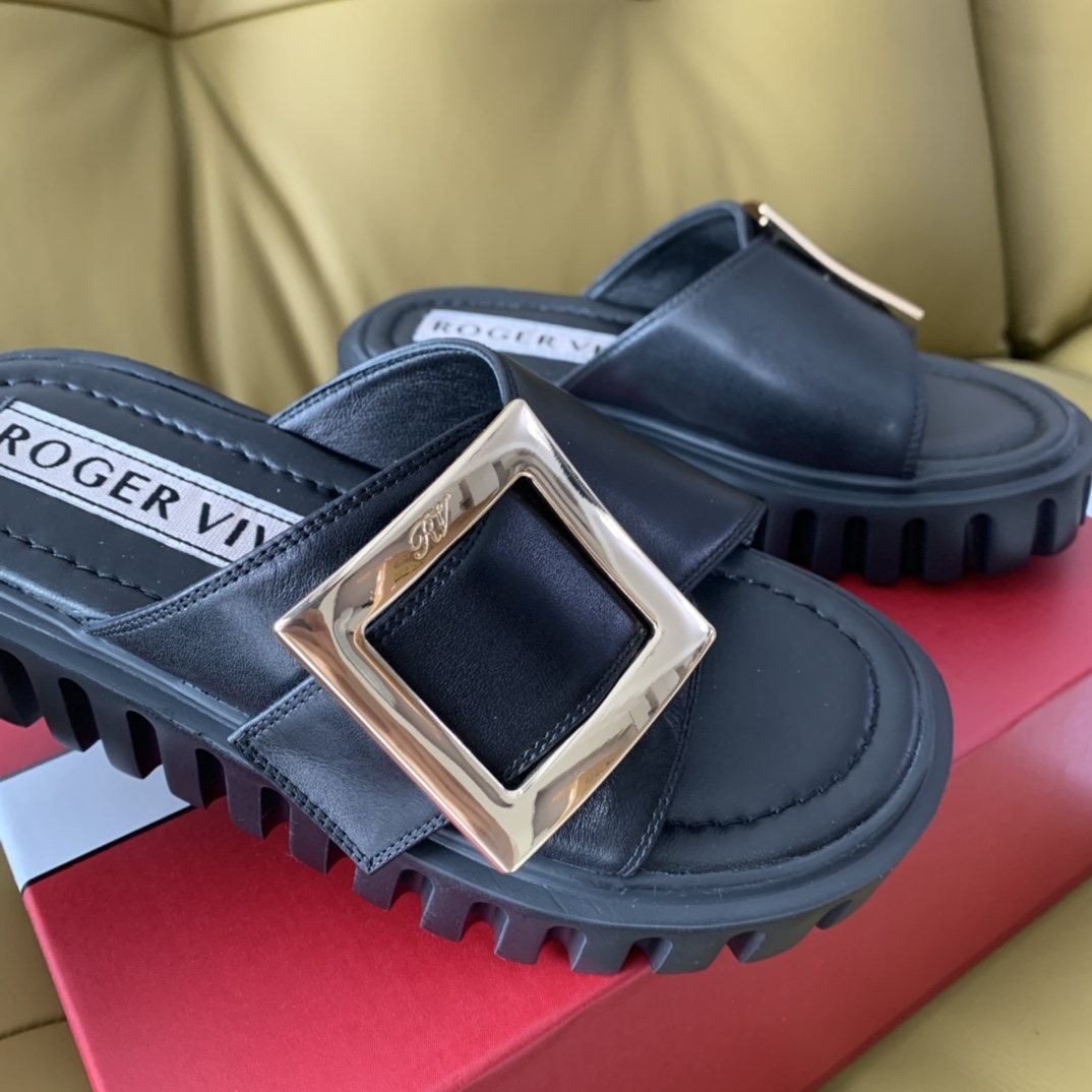 RogerVivieRV2024年新款VivGo-ThickTrekky系列金属水晶钻扣厚底凉拖鞋齿轮底
