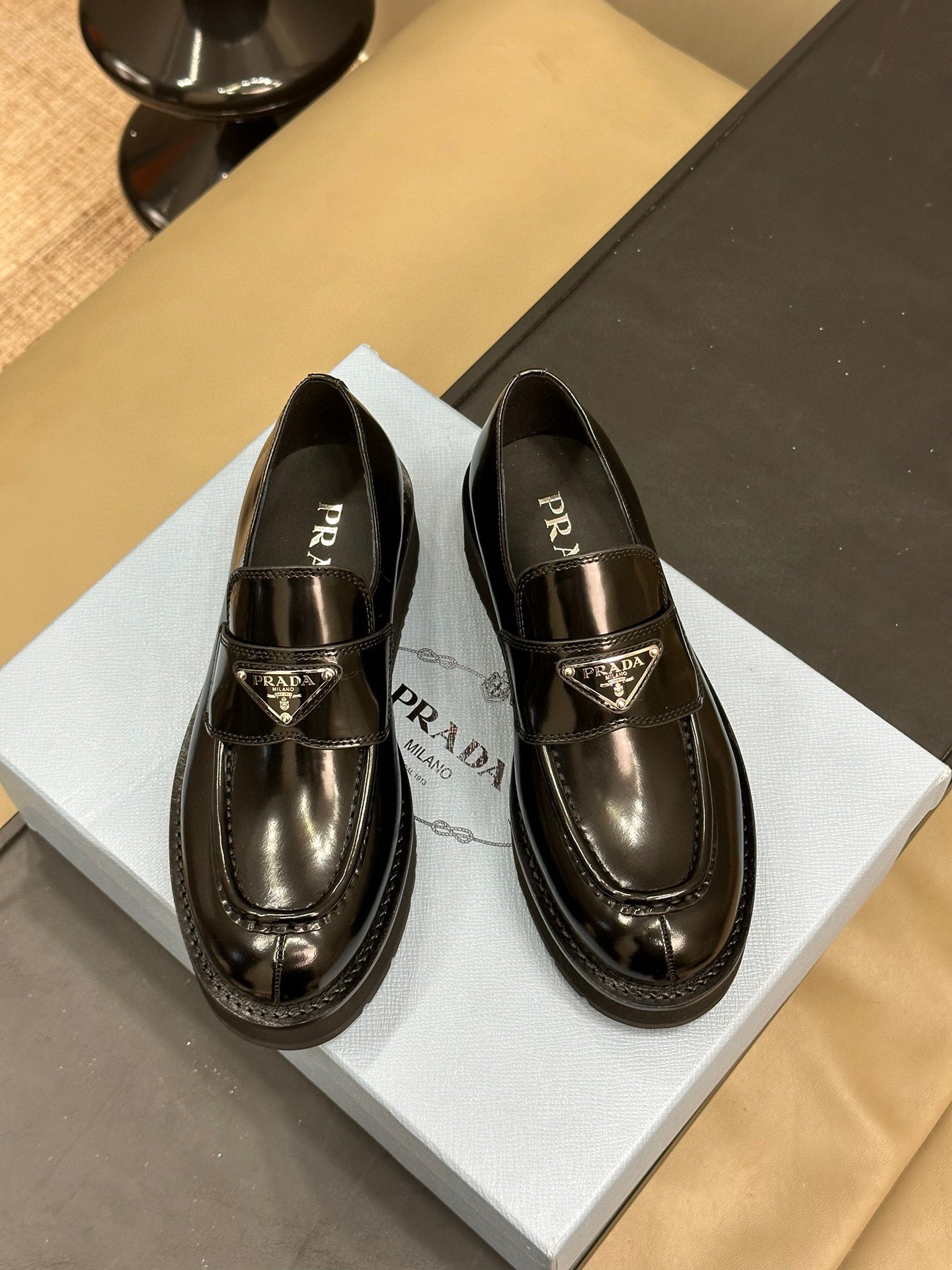 代购版Pradass24newarrivalP家24春夏厚底三角标乐福鞋加厚的发泡鞋底增高又轻盈真的太酷