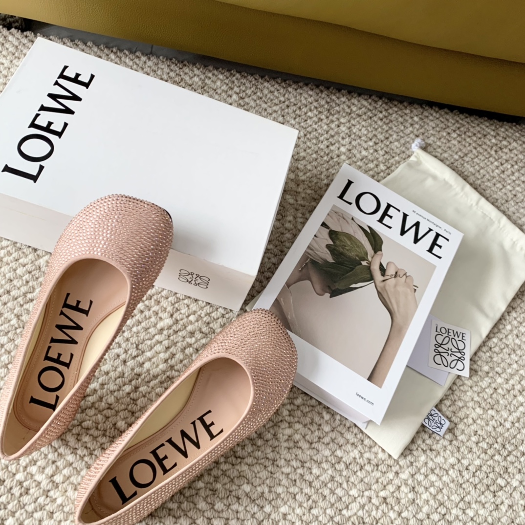 LOEWE罗意威2024春夏走秀款杨幂同款烫钻水晶鞋高跟鞋LOOK气场女王鞋面羊京麂皮烫钻内里羊皮意大利