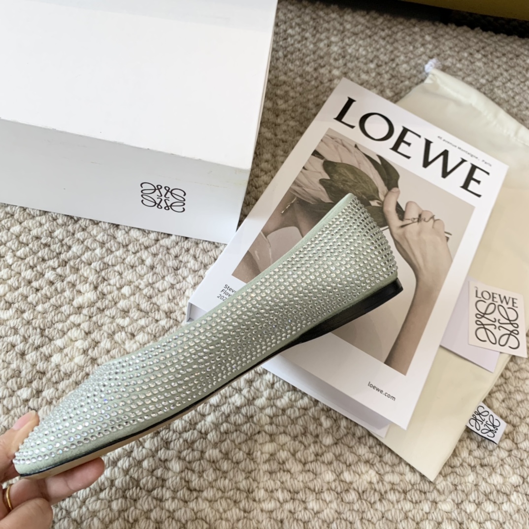 LOEWE罗意威2024春夏走秀款杨幂同款烫钻水晶鞋高跟鞋LOOK气场女王鞋面羊京麂皮烫钻内里羊皮意大利