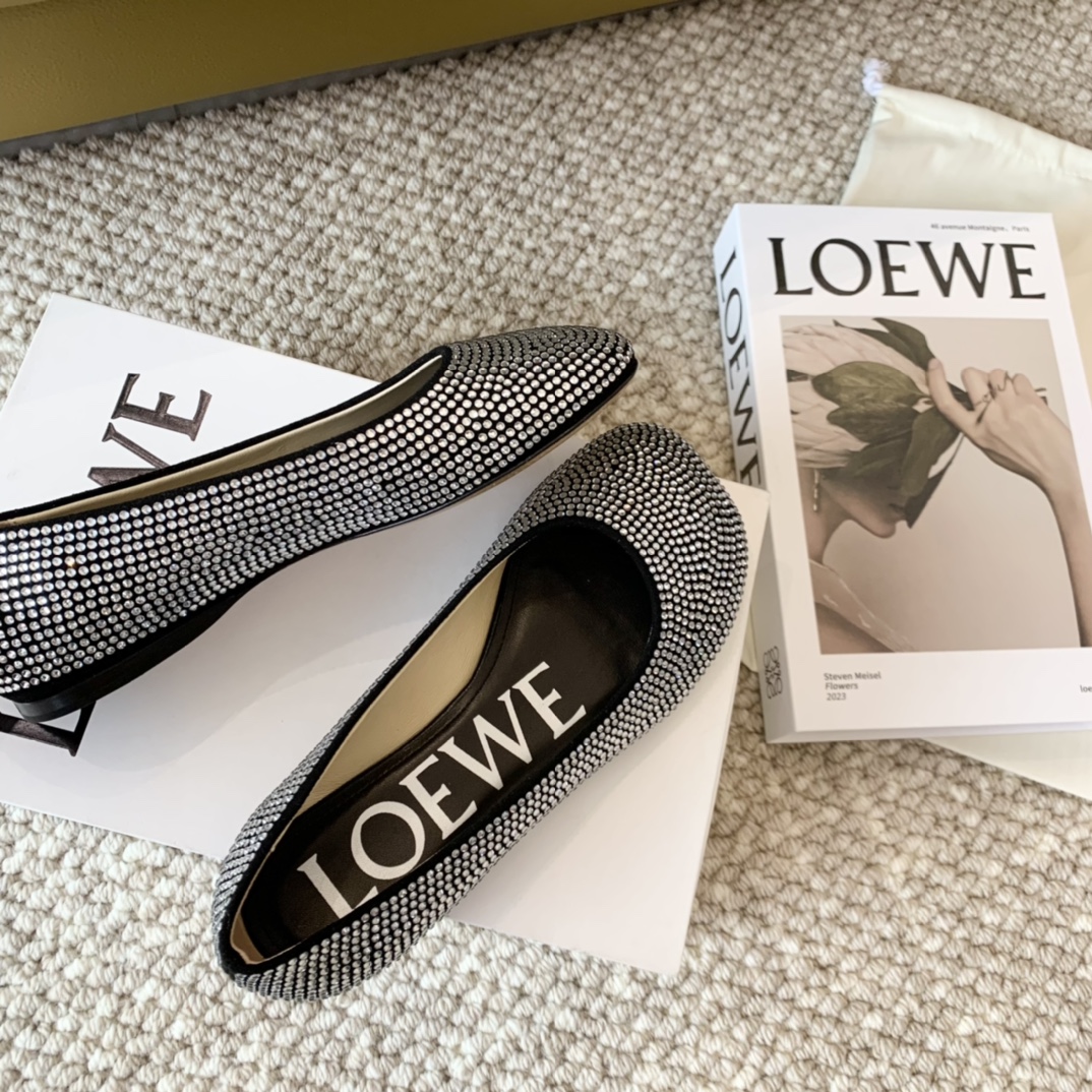 LOEWE罗意威2024春夏走秀款杨幂同款烫钻水晶鞋高跟鞋LOOK气场女王鞋面羊京麂皮烫钻内里羊皮意大利